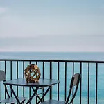 Balcone 68 チェファル